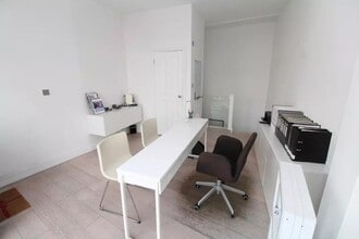 140 New Cross Rd, London for lease Interior Photo- Image 2 of 3