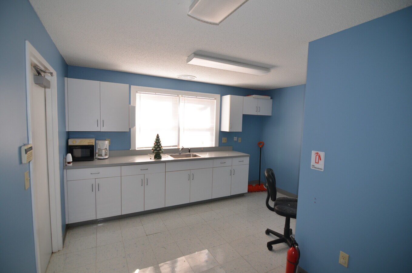 180 Poquonock Ave, Windsor, CT 06095 Medical/Dental Office