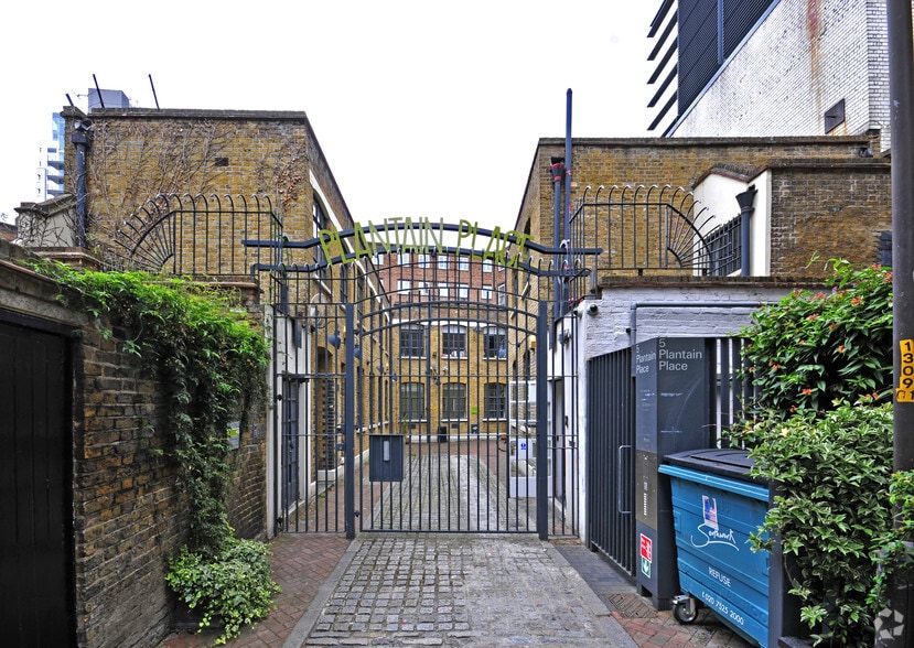 Plantain Pl, London for lease - Primary Photo - Image 1 of 6