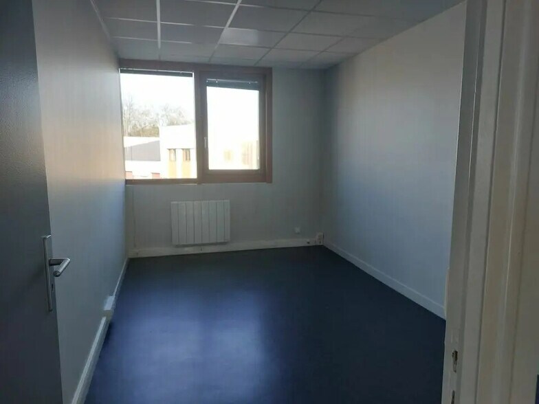 Office in Cesson-Sévigné for lease - Interior Photo - Image 2 of 5
