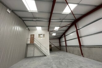 1-5 Thorne Cross Farm, Cheriton Bishop for lease Interior Photo- Image 2 of 3