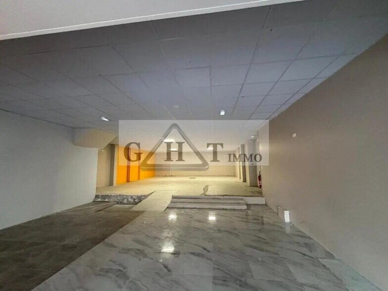 Retail in Saint-Maur-des-Fossés for lease - Interior Photo - Image 2 of 9