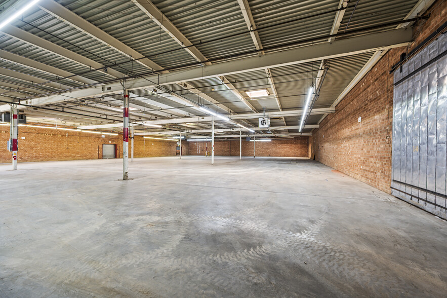 212 Pendleton St, High Point, NC for lease - Interior Photo - Image 3 of 10