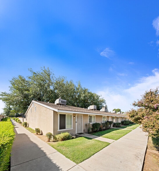 202-228 W Dakota Ave, Fresno, CA for sale - Building Photo - Image 2 of 7