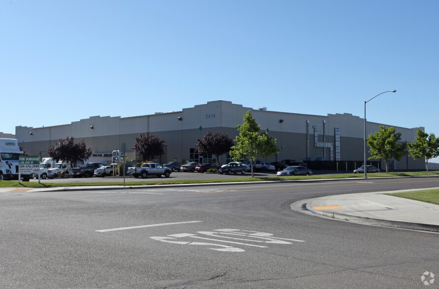 2414 Boeing Way, Stockton, CA for lease - Primary Photo - Image 1 of 6