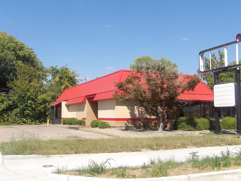 1105 W Main St, West Frankfort, IL for sale - Primary Photo - Image 1 of 1