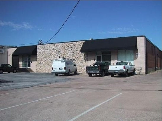 1921 Record Crossing Rd, Dallas, TX for sale - Building Photo - Image 3 of 4