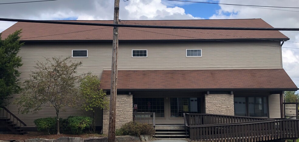 6 Wierk Ave, Liberty, NY for lease - Building Photo - Image 1 of 4