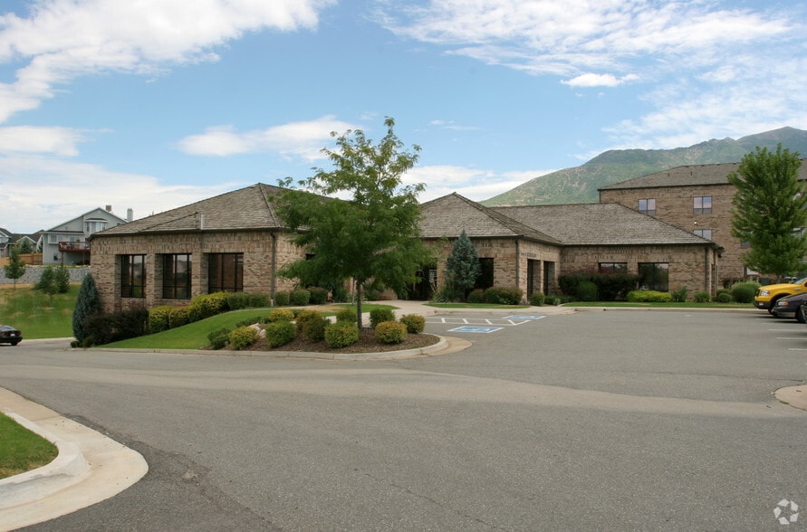 1464 E Ridgeline Dr, South Ogden, UT for lease - Building Photo - Image 3 of 15