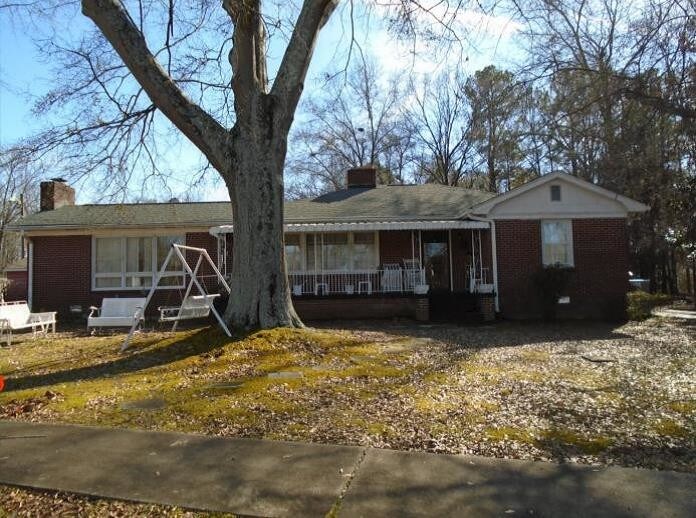 323 W Rd, Simpsonville, SC 29681