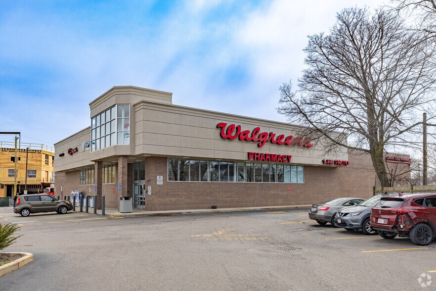 215 Beach St, Malden, MA for sale - Primary Photo - Image 1 of 1