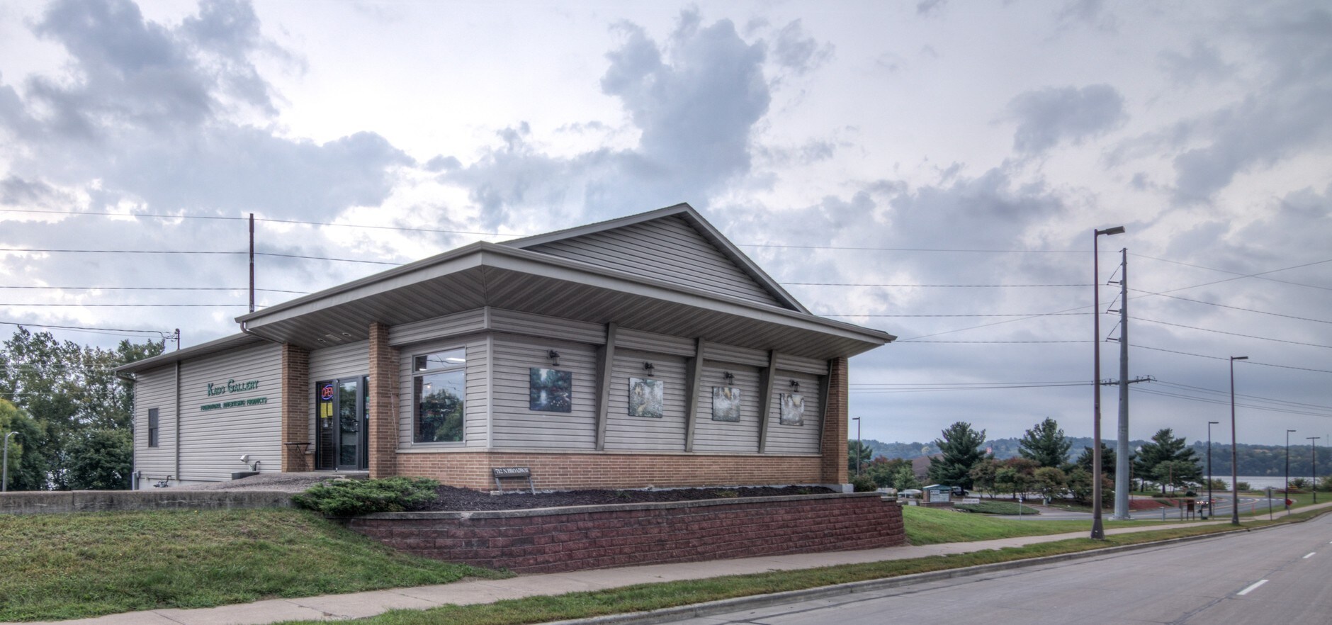 712 N Broadway St, Menomonie, WI 54751