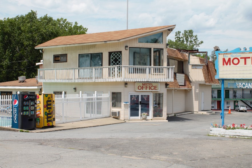 3 Canada St, Lake George, NY for sale - Building Photo - Image 1 of 1