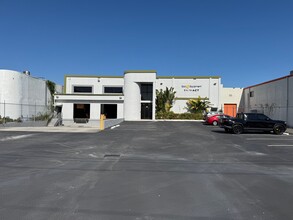 7045 NW 46th St, Miami, FL for lease Building Photo- Image 2 of 6