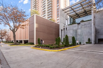 121 W 48th St, Kansas City, MO for lease Interior Photo- Image 2 of 36