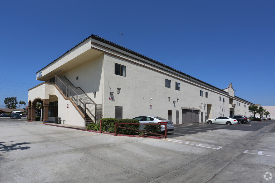 1155 W Central Ave, Santa Ana, CA for lease - Building Photo - Image 2 of 3