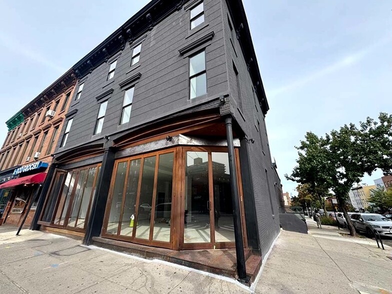 459-461 Myrtle Ave, Brooklyn, NY for lease - Building Photo - Image 1 of 8