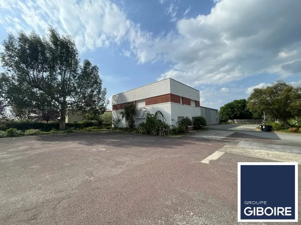 Location Entrepôt 575 m² - Photo 1