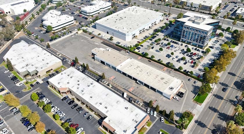 1391 Spruce St, Riverside, CA for lease - Building Photo - Image 3 of 5