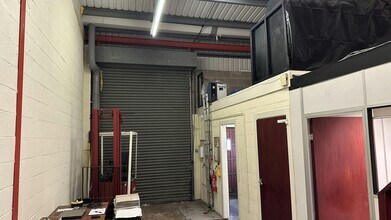 Hawkes Dr, Warwick for lease Interior Photo- Image 1 of 3