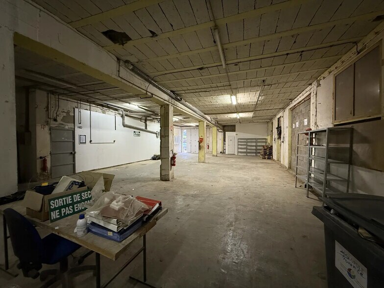 Flex in Rognac for lease - Interior Photo - Image 1 of 5