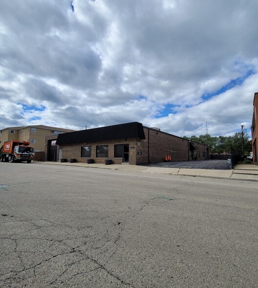 24 N Hillside Ave, Hillside, IL for sale - Building Photo - Image 1 of 1