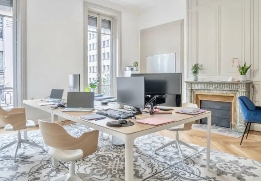 Office in Paris for lease - Interior Photo - Image 3 of 4