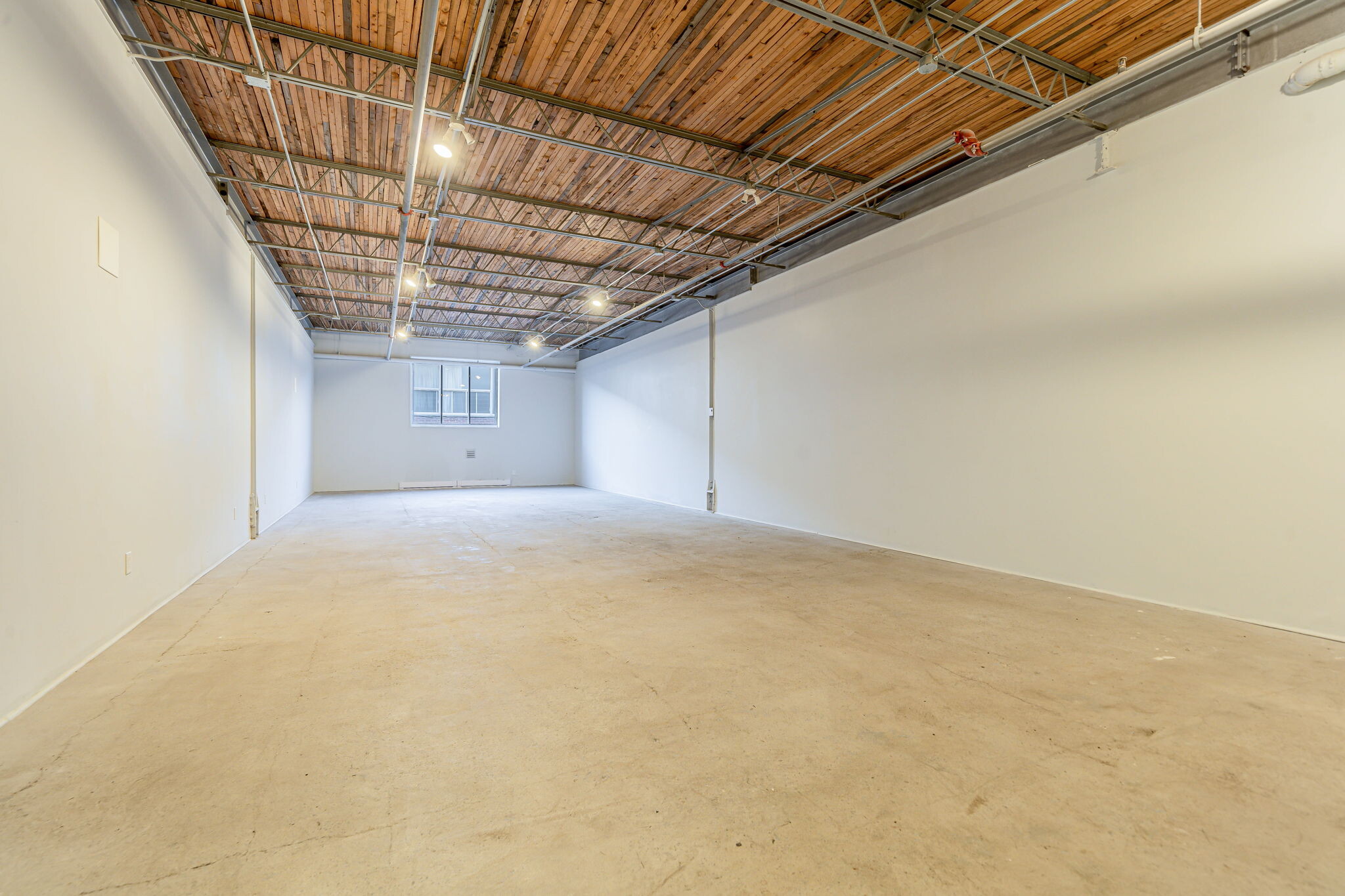 465-485 Rue De Port-Royal O, Montréal, QC for lease Interior Photo- Image 1 of 2