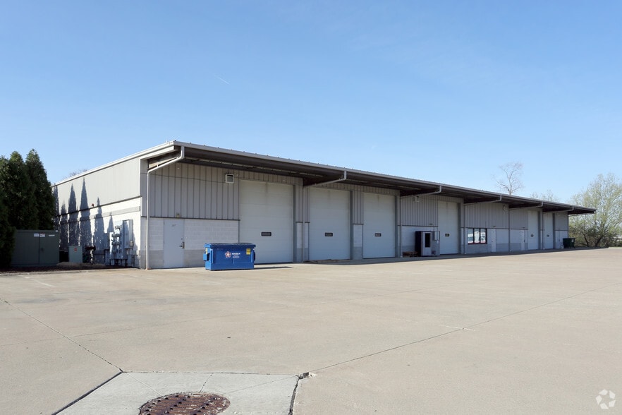 2557-2571 Center Rd, Hinckley, OH for lease - Building Photo - Image 3 of 19