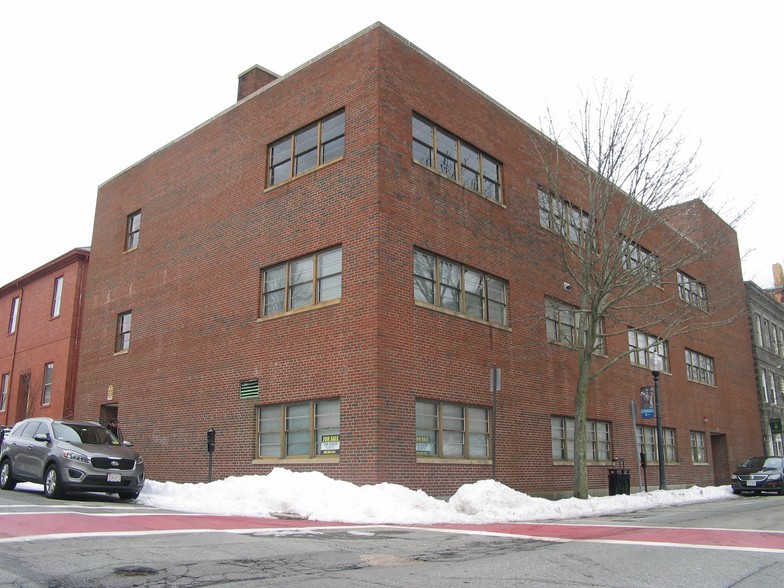 9 S 6th St, New Bedford, MA for lease - Building Photo - Image 2 of 7