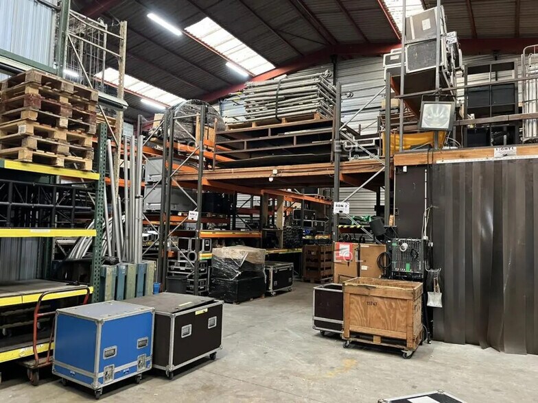 Flex in SAINT-OUEN-L'AUMONE for lease - Interior Photo - Image 2 of 9