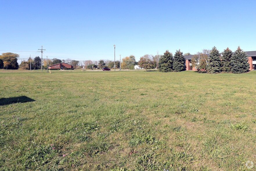 6783 Newark Rd, Imlay City, MI 48444