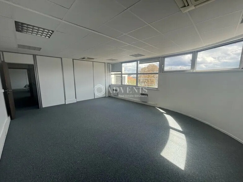 Office in Alfortville for lease - Interior Photo - Image 3 of 10