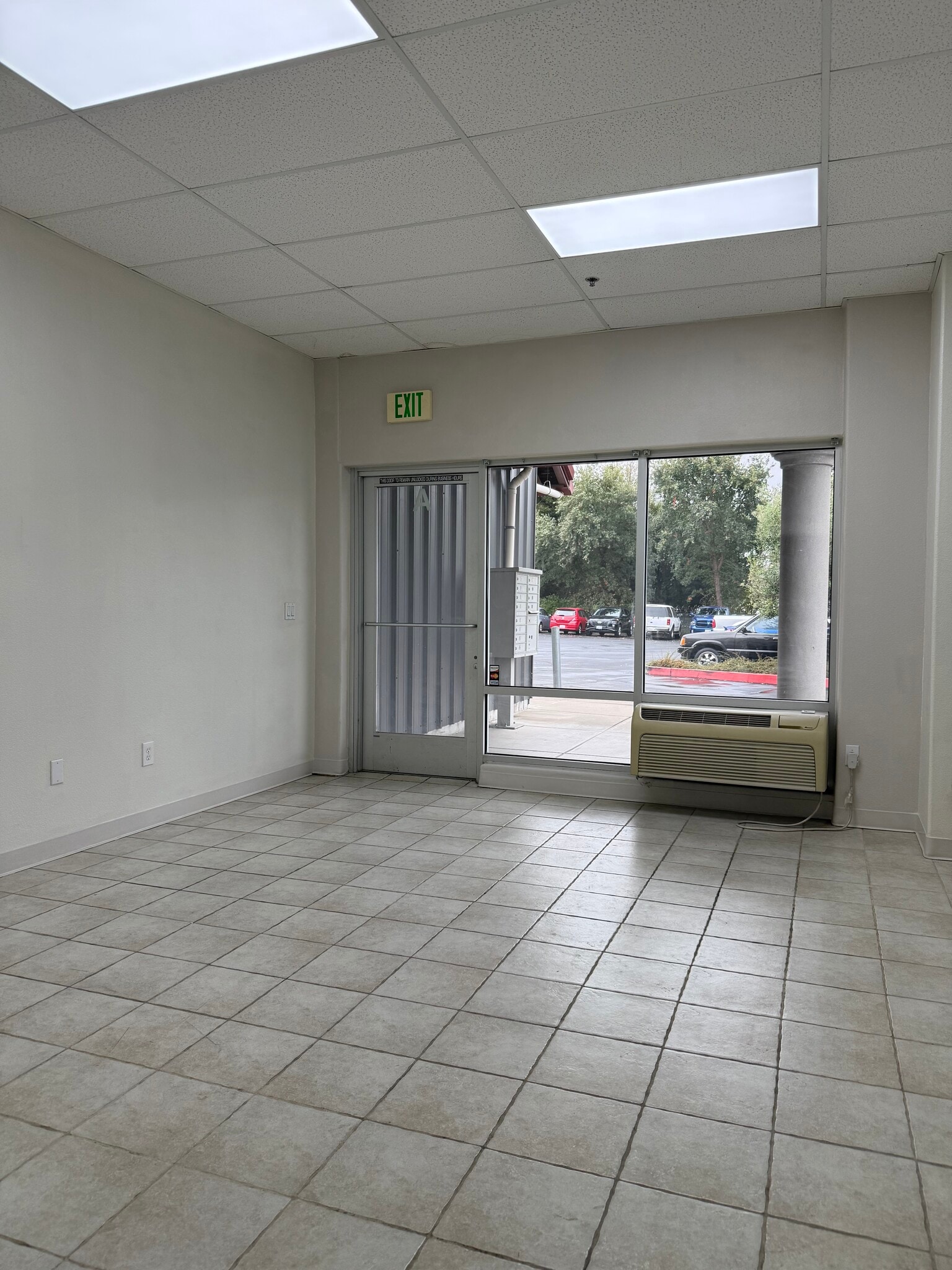 1825 Ferdinand Ct, Santa Rosa, CA for lease Interior Photo- Image 1 of 3