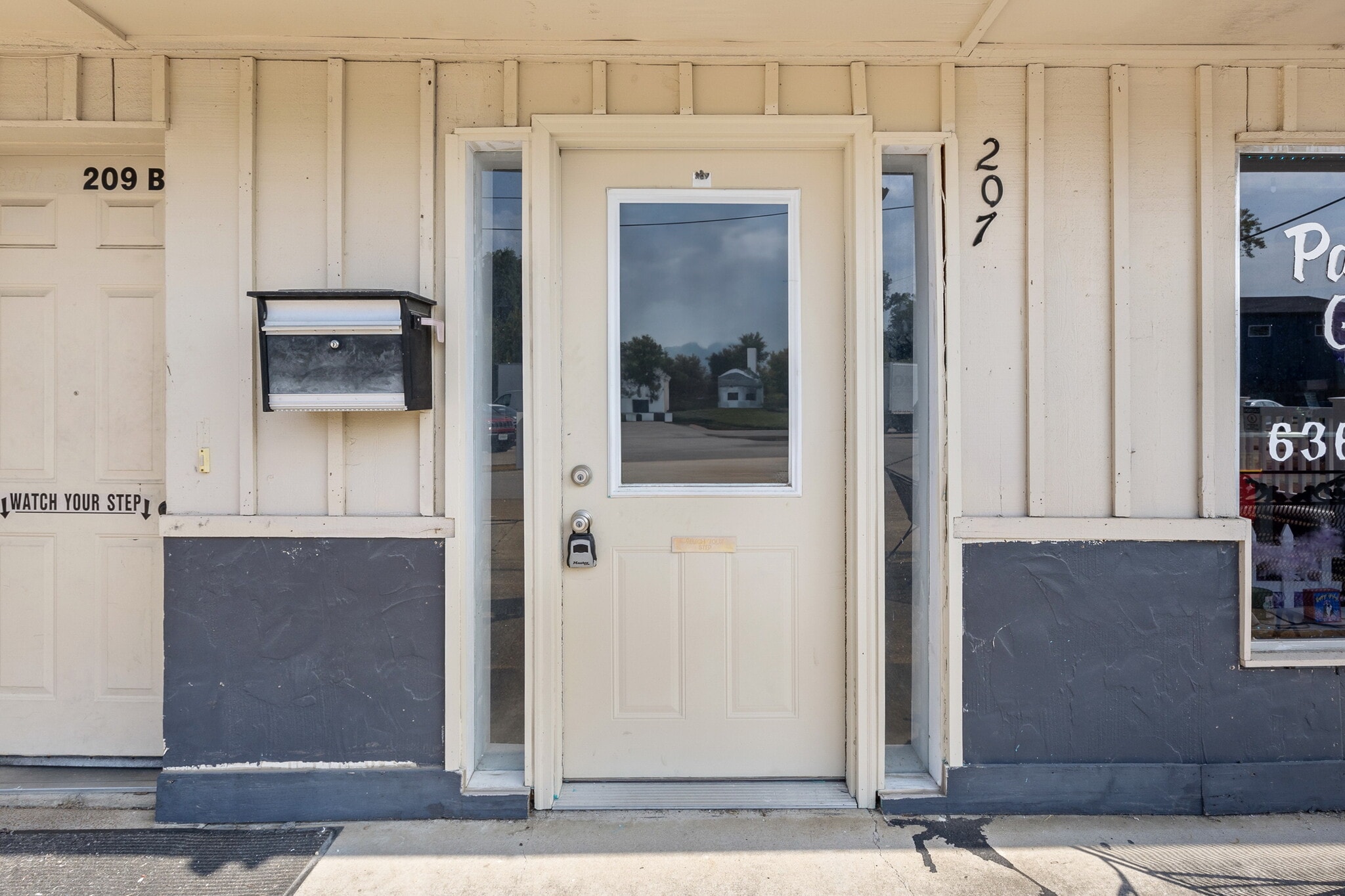 207-209 S 2nd St, Festus, MO for lease Interior Photo- Image 1 of 16