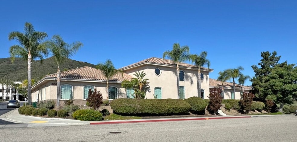 43471 Ridge Park Dr, Temecula, CA for lease - Building Photo - Image 1 of 7