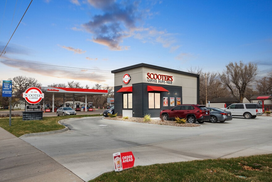 126 E 5th St, Valley Center, KS for sale - Building Photo - Image 1 of 1