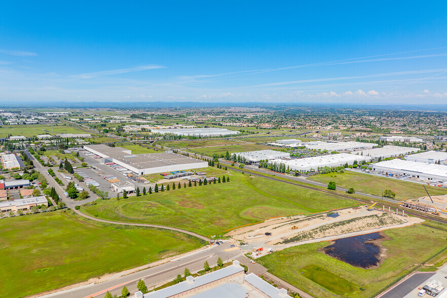 751 Roseville Pky, Roseville, CA for lease - Aerial - Image 3 of 9