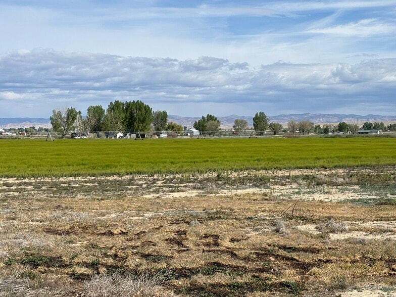 1402 O Rd, Loma, CO for sale - Primary Photo - Image 1 of 7