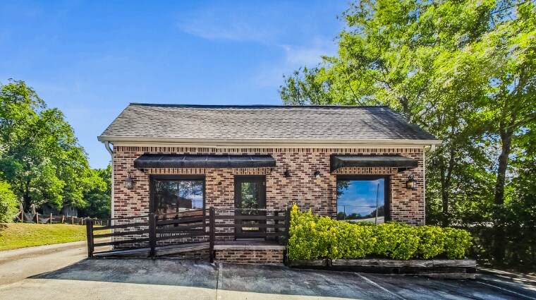 103 Broad St, Dacula, GA for sale Primary Photo- Image 1 of 1