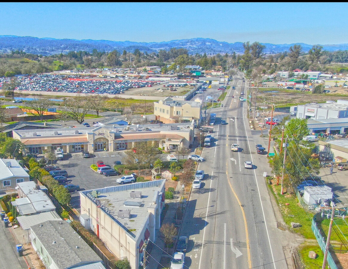 10333 Old Redwood Hwy, Windsor, CA 95492