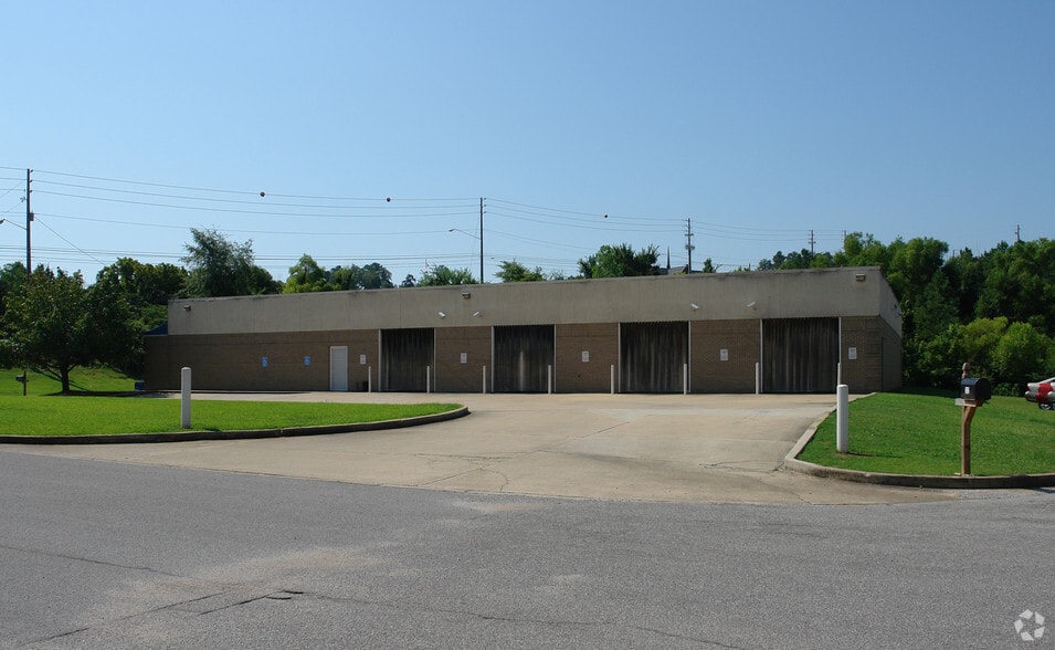 220 W Oxmoor Rd, Birmingham, AL for lease - Building Photo - Image 3 of 3