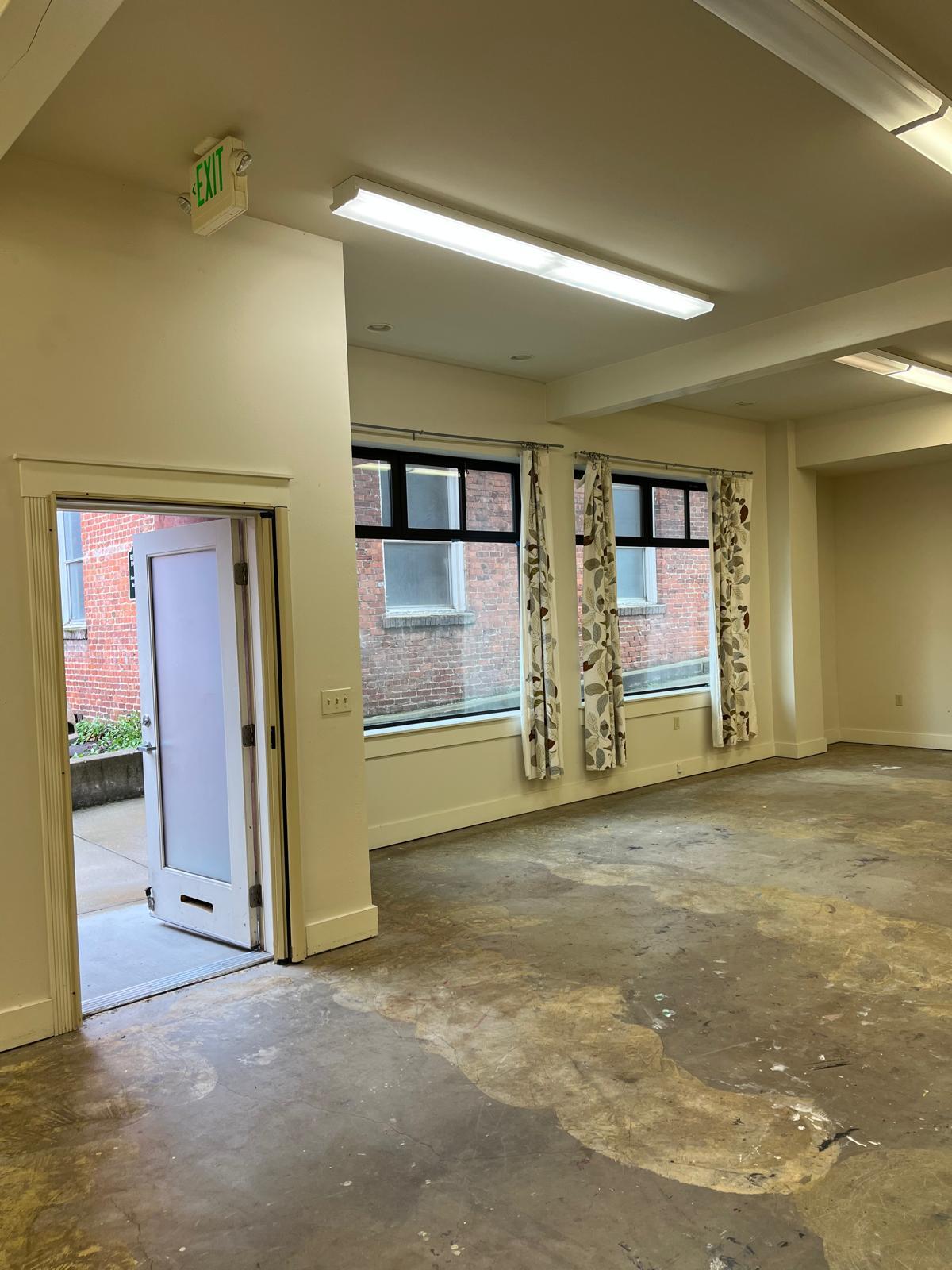 217-243 W Richmond Ave, Richmond, CA for lease Interior Photo- Image 1 of 6
