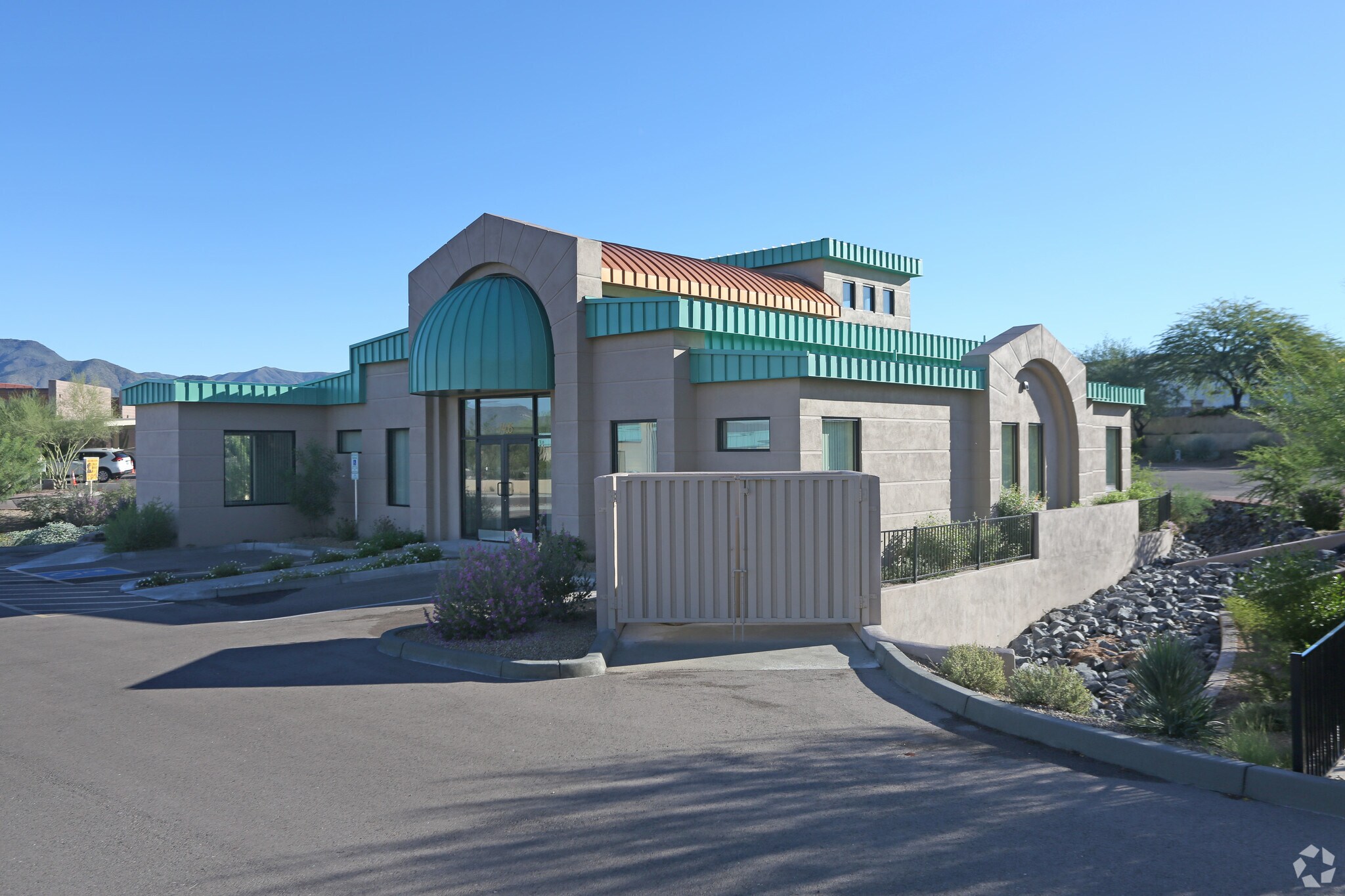 7405 E Nonchalant Ave, Carefree, AZ for sale Primary Photo- Image 1 of 1