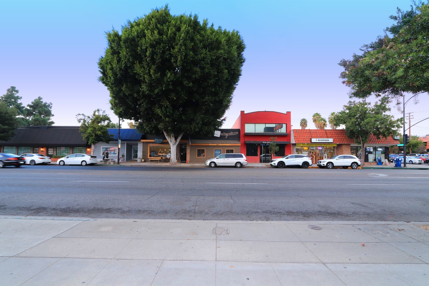 3806 W Magnolia Blvd, Burbank, CA for sale Building Photo- Image 1 of 1