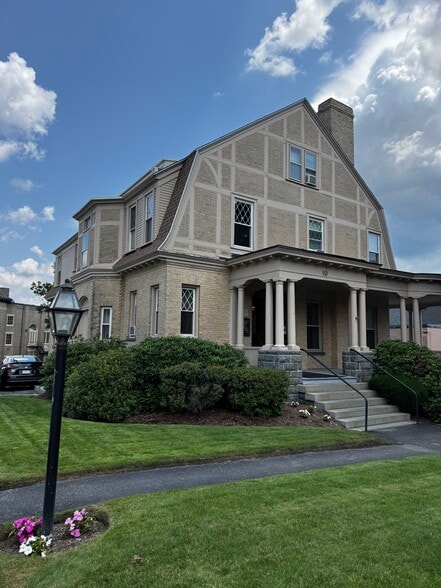 10 Institute Rd, Worcester, MA for lease - Building Photo - Image 2 of 10