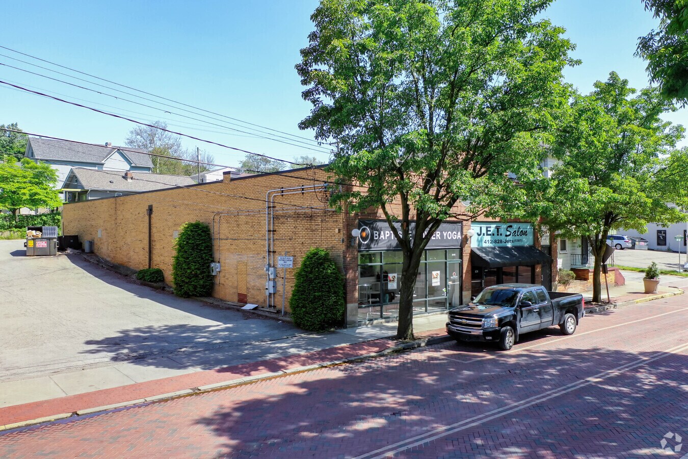 838840 Allegheny River Blvd, Oakmont, PA 15139