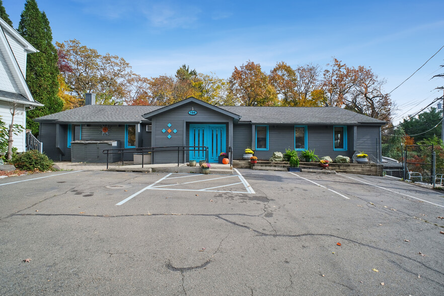 192 2nd Ave, Cedar Grove, NJ for sale - Primary Photo - Image 1 of 1