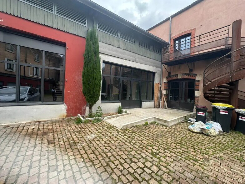 Office in Beaune for lease - Building Photo - Image 1 of 4