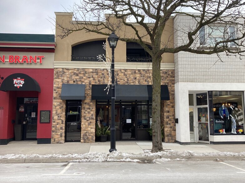 453 Brant St, Burlington, ON L7R 2G3